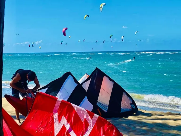 Kites rigged on Kite Beach